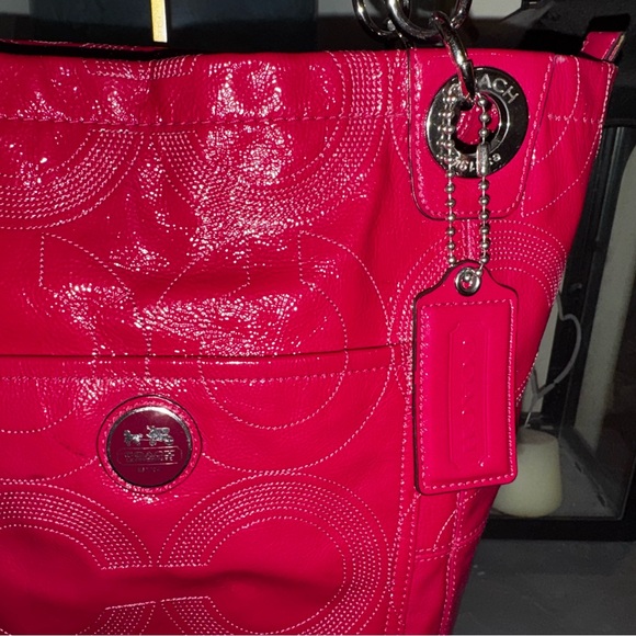 COACH 2009 Alex Op Art Patent Leather Pink / Silver Tote w large hangtag - EUC - Picture 3 of 15